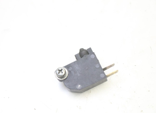 CONTACTEUR FEU STOP DROIT