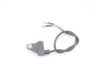 CONTACTEUR FEU STOP DROIT