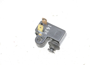 CONTACTEUR FEU STOP GAUCHE