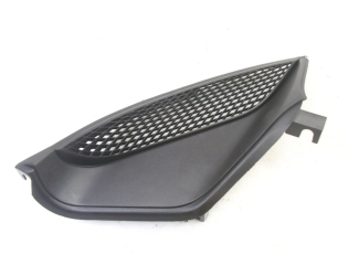 GRILLE RADIATEUR DROITE