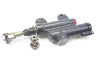 MAITRE CYLINDRE FREIN ARRIERE