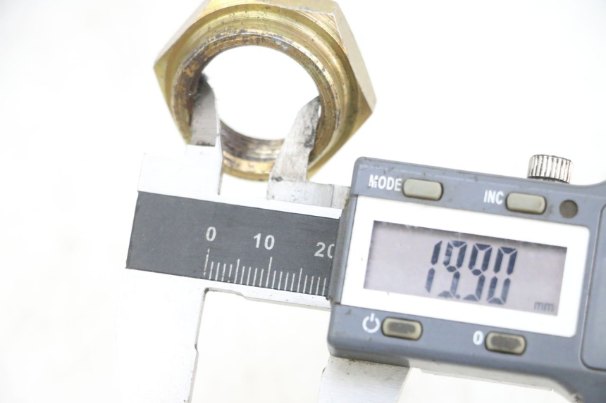 photo de NAKRĘTKA ZĘBATKI WYJŚCIOWEJ SKRZYNI BIEGÓW MV AGUSTA BRUTALE R WALLY 910 (2008 - 2008) - Szczegół części