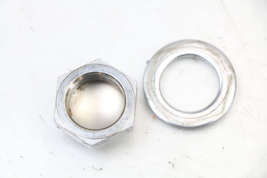 photo de NAKRĘTKA TRÓJNIKA WIDEŁEK KAWASAKI ZR7 ZR-7 S 750 (1999 - 2004) - Zbliżenie techniczne