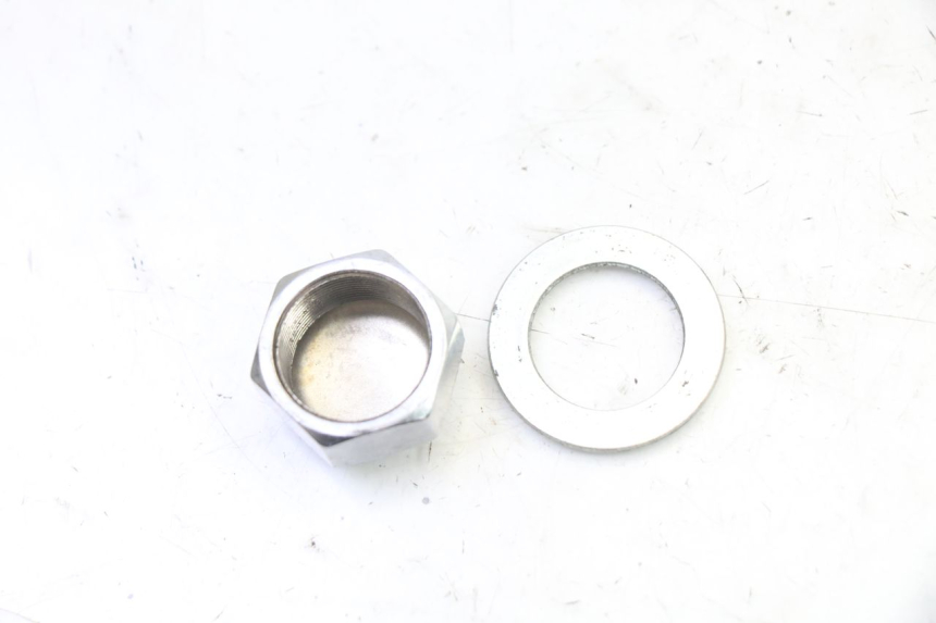 photo de NAKRĘTKA TRÓJNIKA WIDEŁEK YAMAHA XJ6 ABS 600 (2008 - 2016) - Zbliżenie techniczne