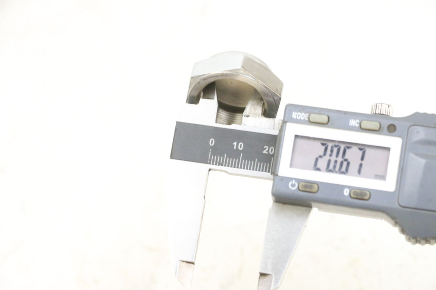 photo de NAKRĘTKA TRÓJNIKA WIDEŁEK KAWASAKI ZR 7 750 (1999 - 2004) - Szczegół części