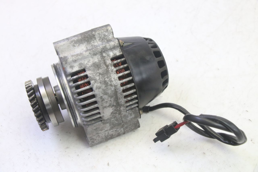 photo de ALTERNATOR SUZUKI GSF N BANDIT 600 (1996 - 1999) - Zoom stanu zużycia