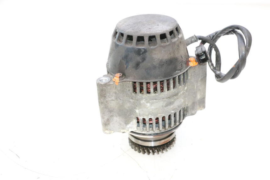 photo de Alternator SUZUKI GSX F GSXF 750 (1988 - 1998) - Zoom stanu zużycia