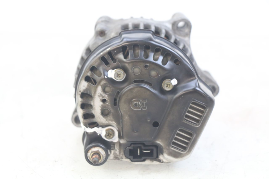 photo de ALTERNATOR TRIUMPH SPRINT ST 955 (1999 - 2001) - Zbliżenie techniczne