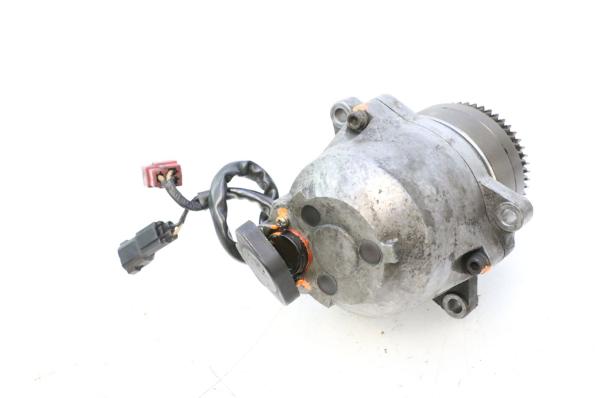 photo de Alternator HONDA ST PAN EUROPEAN 1100 (1990 - 2002) - Zbliżenie techniczne