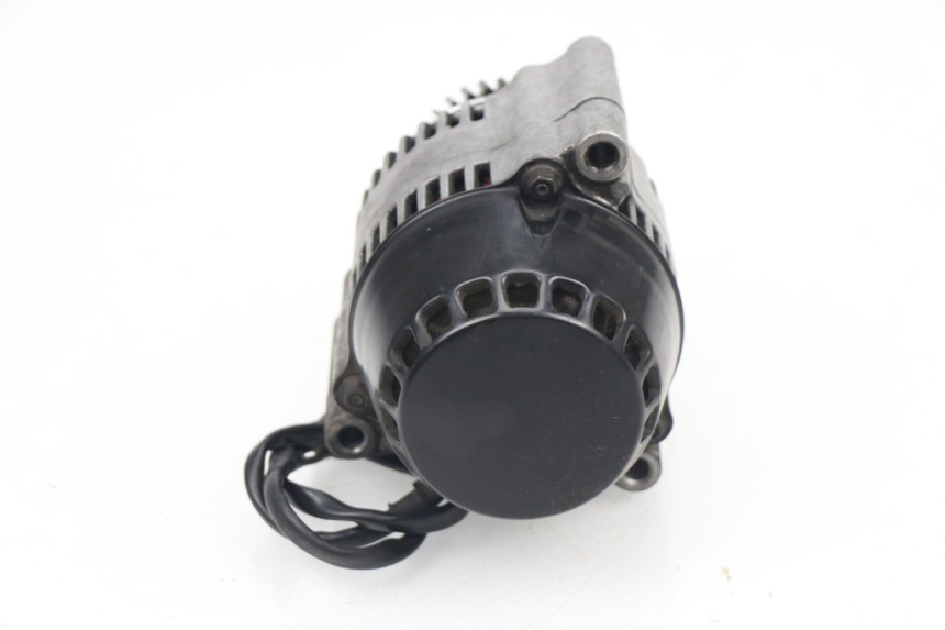 photo de ALTERNATOR SUZUKI GSXF GSX F 600 (1988 - 1997) - Zbliżenie techniczne