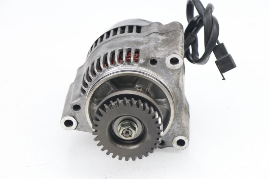 photo de ALTERNATOR SUZUKI GSXF GSX F 600 (1988 - 1997) - Widok ogólny
