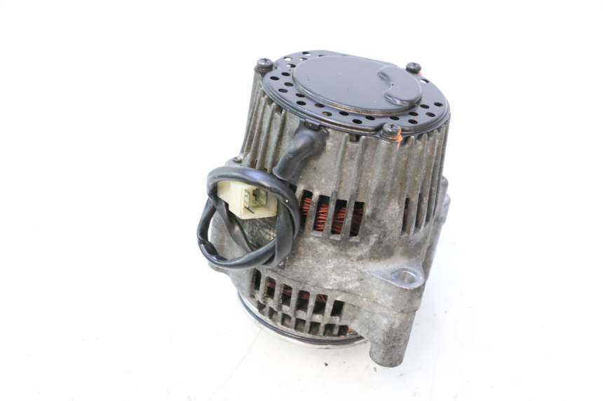 photo de Alternator YAMAHA YZF R GENESIS 750 (1993 - 1998) - Zbliżenie techniczne