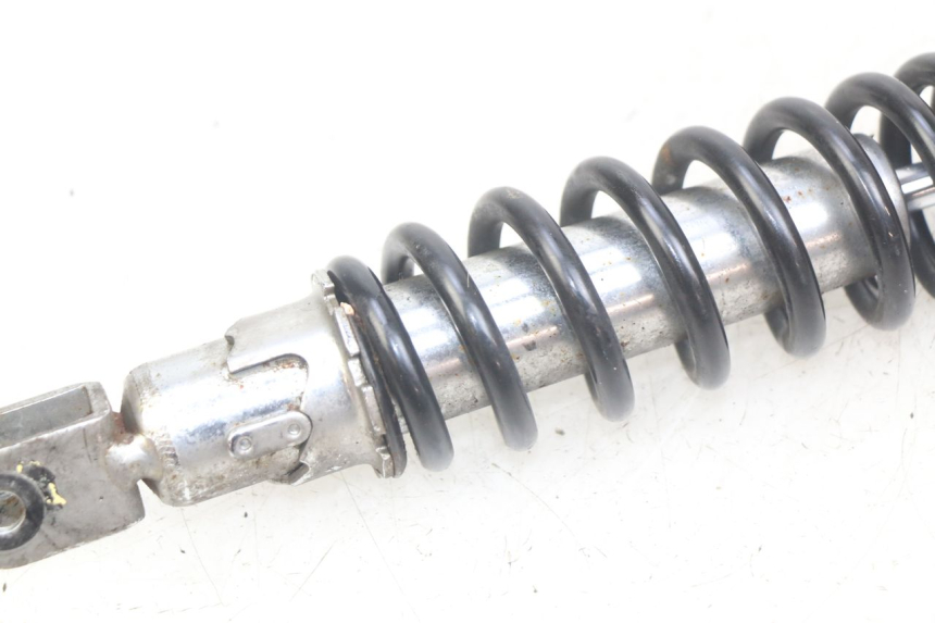 photo de AMORTYZATOR TYLNY KYMCO AGILITY 16+ 4T 50 (2018 - 2023) - Zbliżenie techniczne