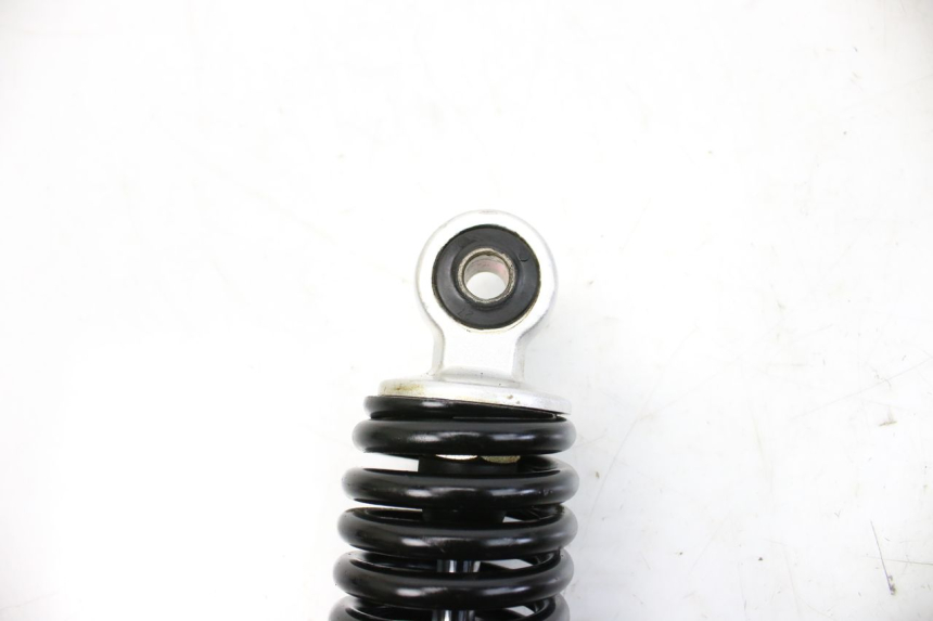 photo de Tylne amortyzatory KYMCO AGILITY 4T 50 (2018 - 2022) - Zbliżenie techniczne