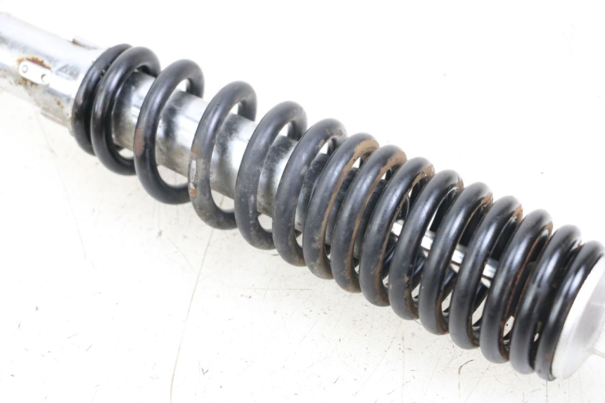 photo de Tylne amortyzatory KYMCO AGILITY FR 2T 50 (2012 - 2017) - Zbliżenie techniczne