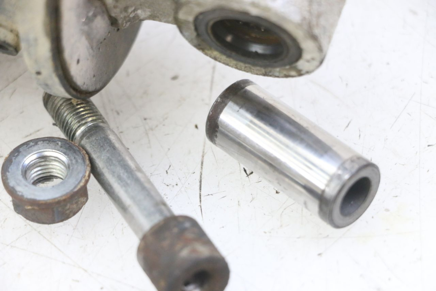 photo de Tylne amortyzatory HONDA CBF 500 (2004 - 2007) - Inny kąt widzenia