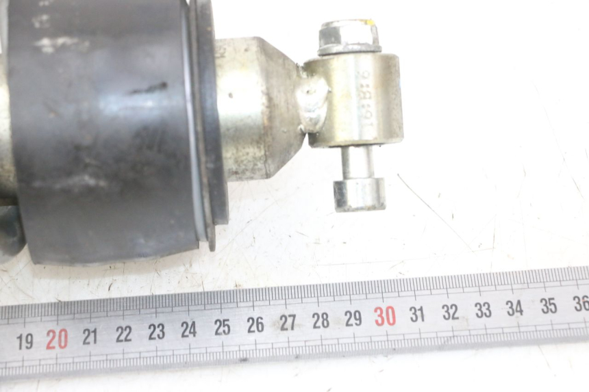 photo de Tylne amortyzatory HONDA CBF 500 (2004 - 2007) - Zbliżenie techniczne