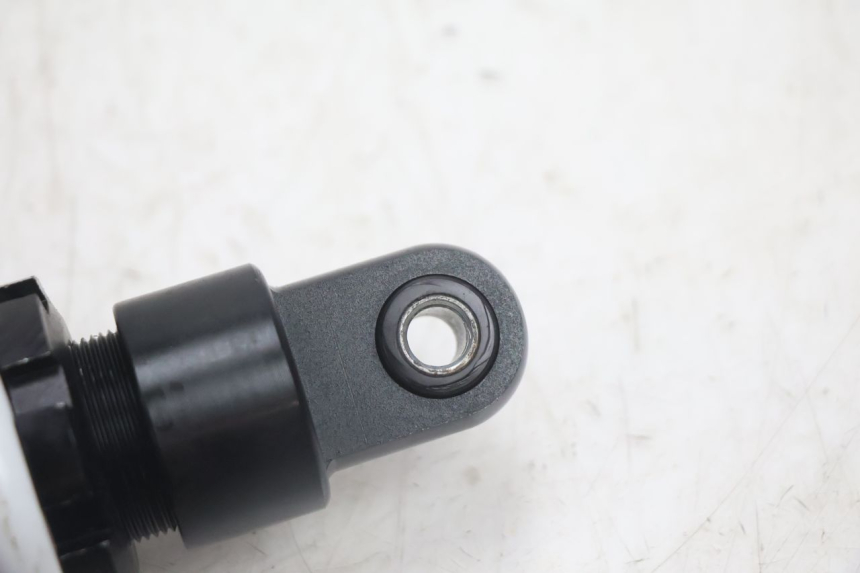 photo de TŁUMIK TYŁ MINI MX DRIFT 150 - Zbliżenie techniczne