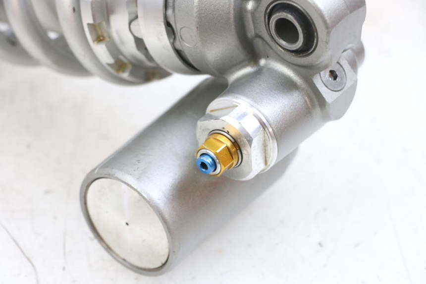 photo de Tylne amortyzatory SUZUKI GSF N BANDIT 600 (1996 - 1999) - Widok ogólny