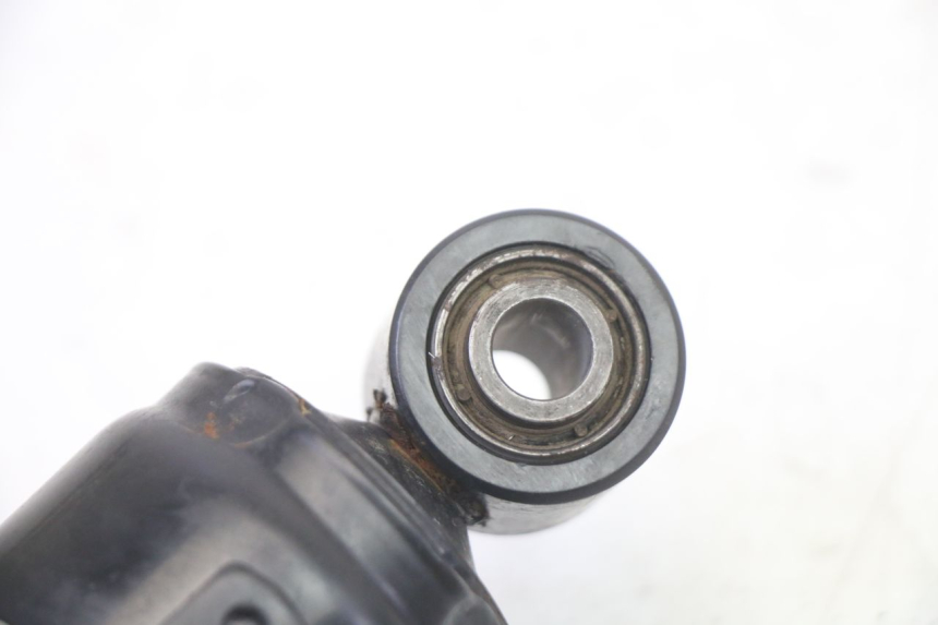 photo de Tylne amortyzatory SUZUKI GSR 750 (2011 - 2017) - Widok ogólny