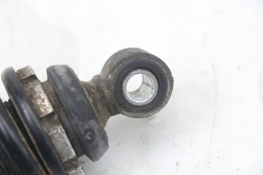 photo de Tylne amortyzatory PEUGEOT ELYSTAR 50 (2002 - 2014) - Zbliżenie techniczne