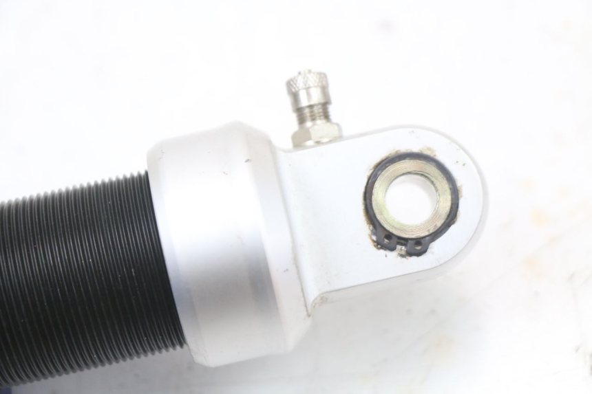 photo de Tylne amortyzatory APOLLO RFZ 140 - Punkty mocowania