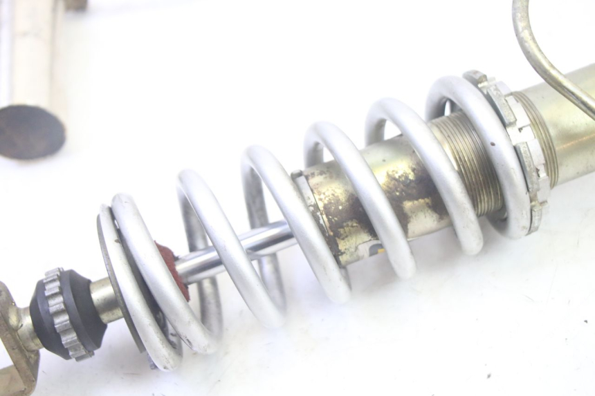 photo de Tylne amortyzatory YAMAHA TTR 125 (2000 - 2020) - Inny kąt widzenia