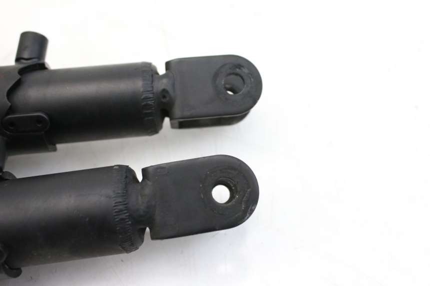 photo de AMORTYZATOR TYLNY PEUGEOT TWEET 125 (2010 - 2017) - Widok ogólny