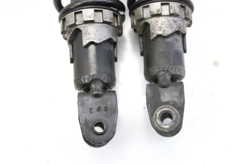 photo de Tylne amortyzatory YAMAHA XMAX X-MAX 125 (2006 - 2009) - Zbliżenie techniczne