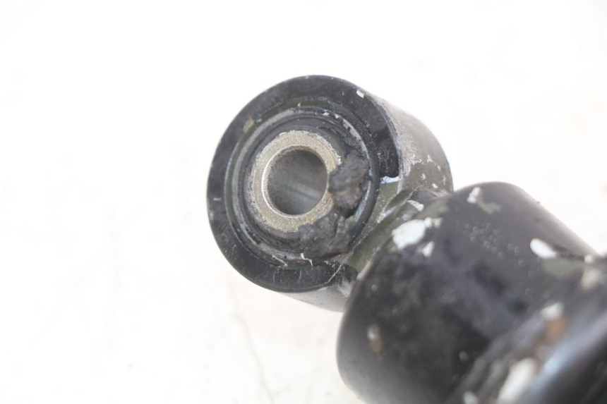 photo de Tylne amortyzatory PEUGEOT XP6 50 (2006 - 2011) - Zbliżenie techniczne