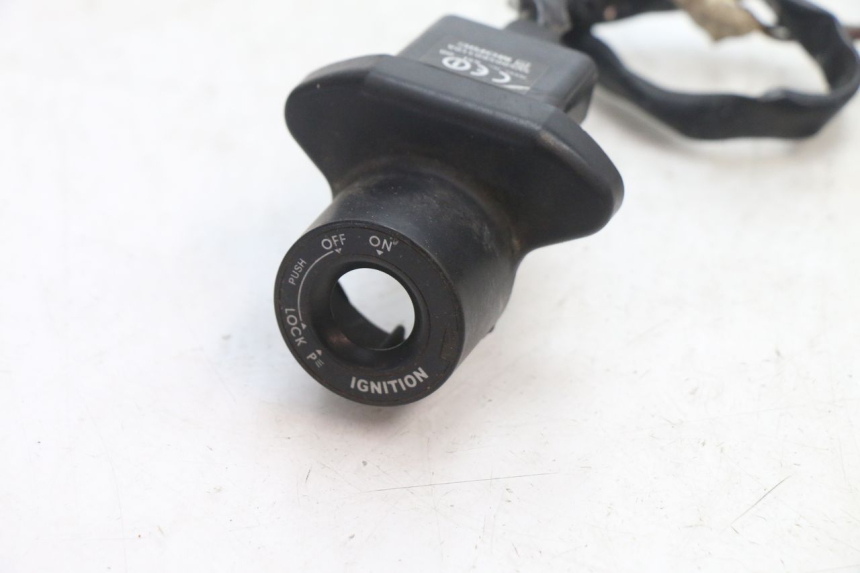 photo de ANTENA TRANSPONDERA YAMAHA FJR 1300 (2001 - 2005) - Szczegół części