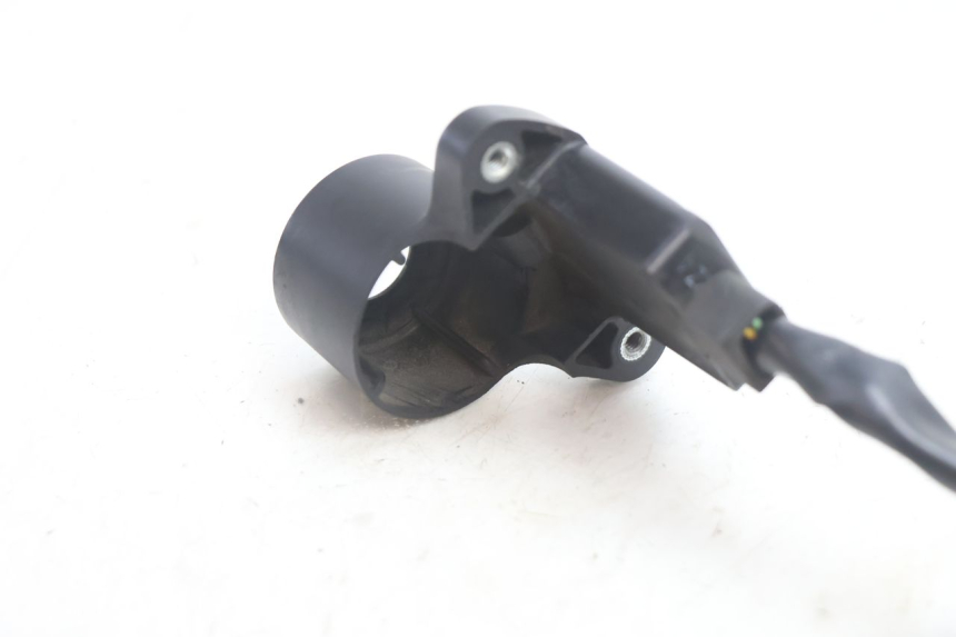 photo de ANTENA TRANSPONDERA YAMAHA FJR 1300 (2001 - 2005) - Zbliżenie techniczne