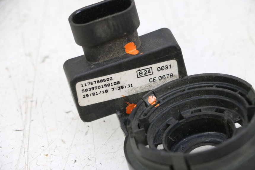 photo de ANTENA TRANSPONDERA PEUGEOT GEOPOLIS 400 (2007 - 2013) - Szczegół części