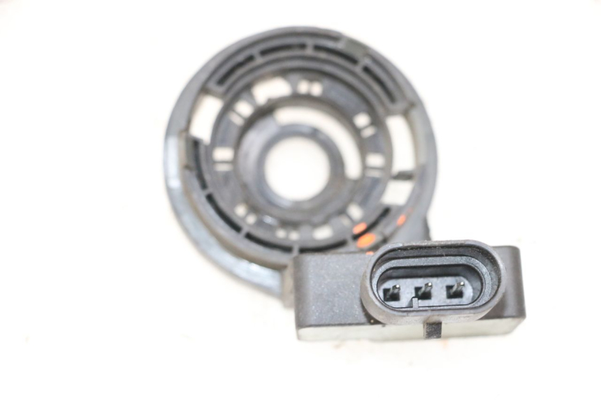 photo de ANTENA TRANSPONDERA PEUGEOT GEOPOLIS 400 (2007 - 2013) - Inny kąt widzenia