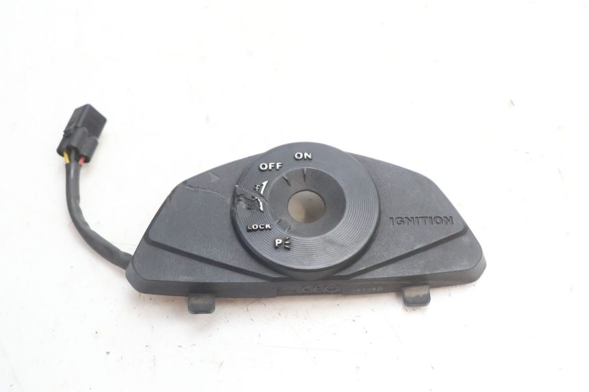 photo de ANTENA TRANSPONDERA SUZUKI GSR 600 (2005 - 2012) - Widok główny