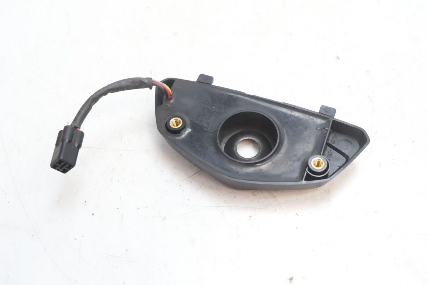 photo de ANTENA TRANSPONDERA SUZUKI GSR 600 (2005 - 2012) - Zbliżenie techniczne