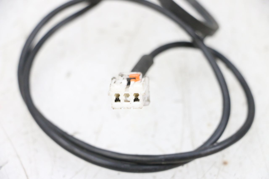 photo de ANTENA TRANSPONDERA PEUGEOT SATELIS 125 (2006 - 2009) - Inny kąt widzenia