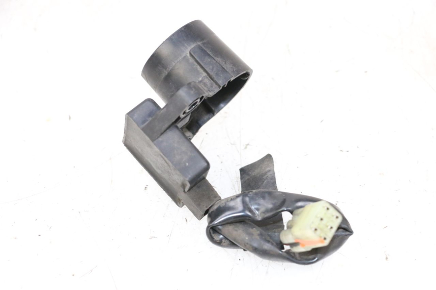 photo de ANTENA TRANSPONDERA YAMAHA X-MAX XMAX 250 (2006 - 2009) - Zbliżenie techniczne