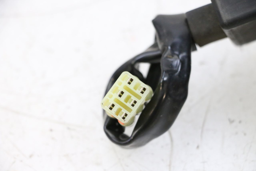 photo de ANTENA TRANSPONDERA YAMAHA XMAX X-MAX 125 (2006 - 2009) - Zbliżenie techniczne