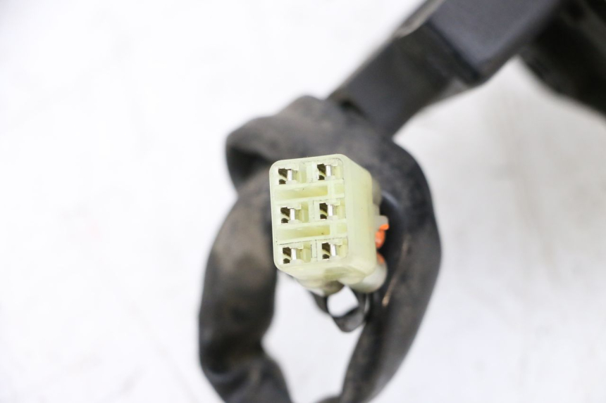 photo de ANTENA TRANSPONDERA YAMAHA XMAX X-MAX 125 (2006 - 2009) - Zbliżenie techniczne