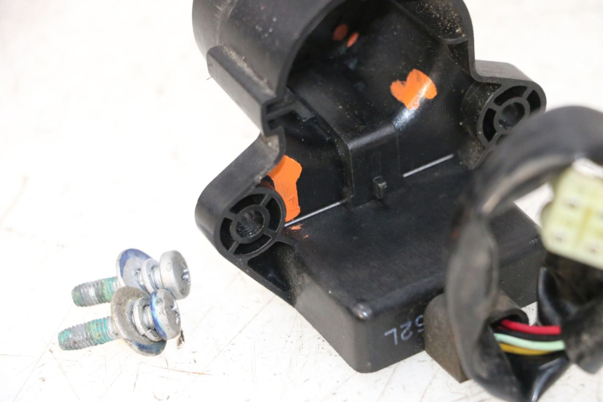 photo de ANTENA TRANSPONDERA YAMAHA XMAX X-MAX 125 (2006 - 2009) - Zbliżenie techniczne