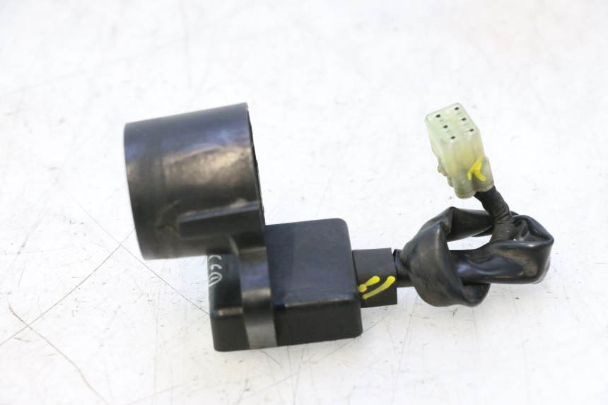 photo de ANTENA TRANSPONDERA YAMAHA XMAX X-MAX 125 (2006 - 2009) - Zbliżenie techniczne