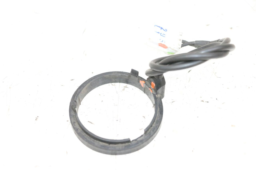 photo de ANTENA TRANSPONDERA PIAGGIO X8 125 (2004 - 2007) - Inny kąt widzenia