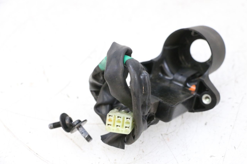 photo de ANTENA TRANSPONDERA YAMAHA XJ6 600 (2008 - 2016) - Szczegół części