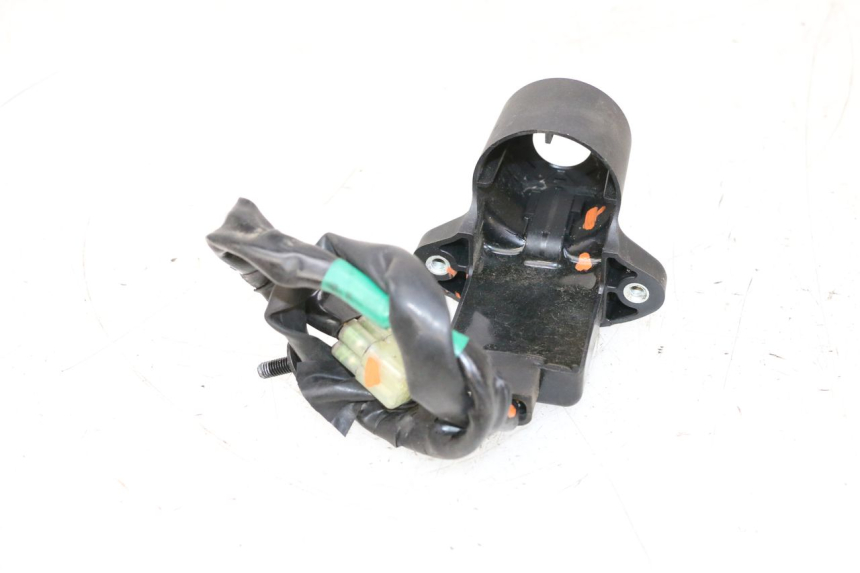 photo de ANTENA TRANSPONDERA YAMAHA XJ6 600 (2008 - 2016) - Zbliżenie techniczne