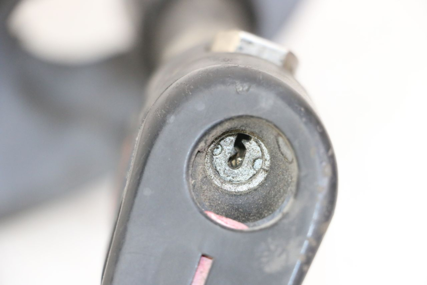 photo de ZABEZPIECZENIE PRZED KRADZIEŻĄ PEUGEOT SPEEDFIGHT 100 (1997 - 2007) - Szczegół części