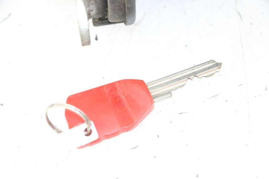 photo de ZABEZPIECZENIE PRZED KRADZIEŻĄ PEUGEOT SPEEDFIGHT 100 (1997 - 2007) - Punkty mocowania