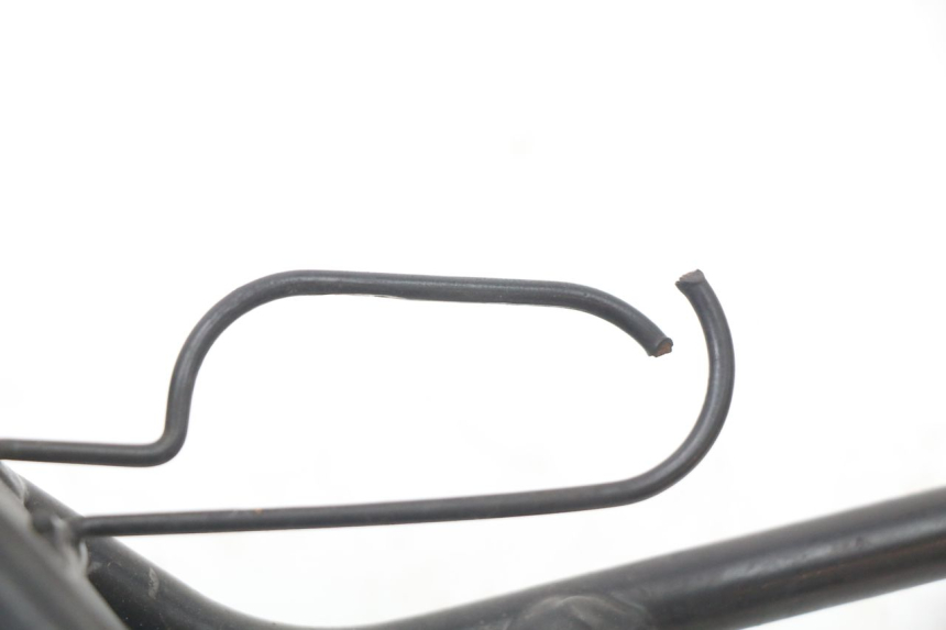 photo de Pająk przedni panelu przedniego SUZUKI BURGMAN 125 (2007 - 2014) - Zbliżenie techniczne