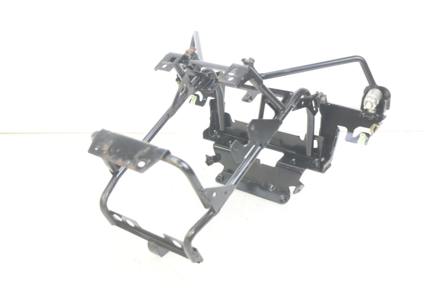 photo de Pająk przedni panelu przedniego PEUGEOT CITYSTAR AIR 125 (2014 - 2017) - Inny kąt widzenia