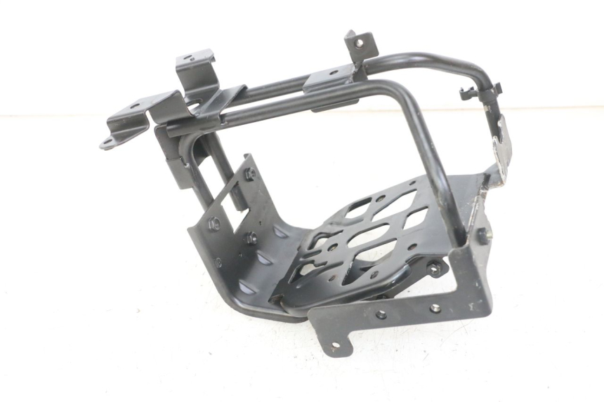 photo de Pająk przedni panelu przedniego PEUGEOT SATELIS 125 (2013 - 2018) - Zbliżenie techniczne